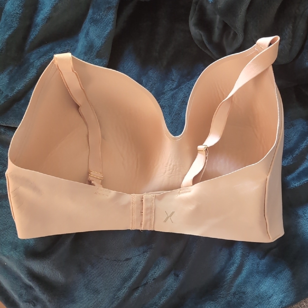 Knix Wing Woman Contour Bra With Adjustable Straps View 2